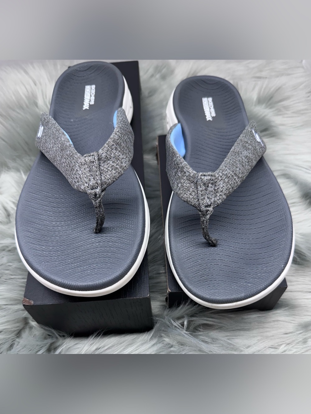 Women's Skechers On-The-Go 600 Charcoal/Blue Flip Flop Sandals Size 10